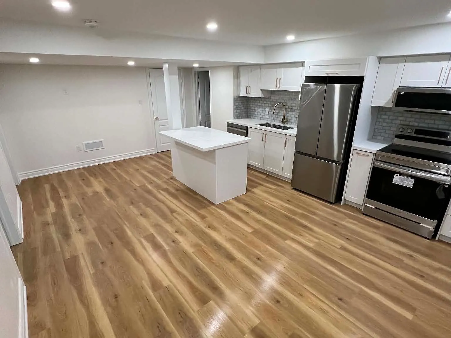 2 bed, $1,800 — Photo 2