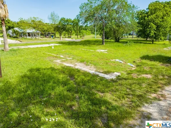 2214 Pecan St, Bastrop, TX 78602