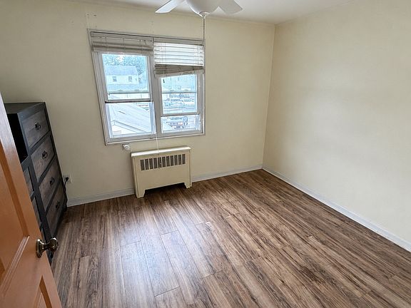 3rd image of 98B Hastings Ave #2