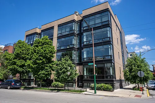 839 W Erie St #3C Photo 1