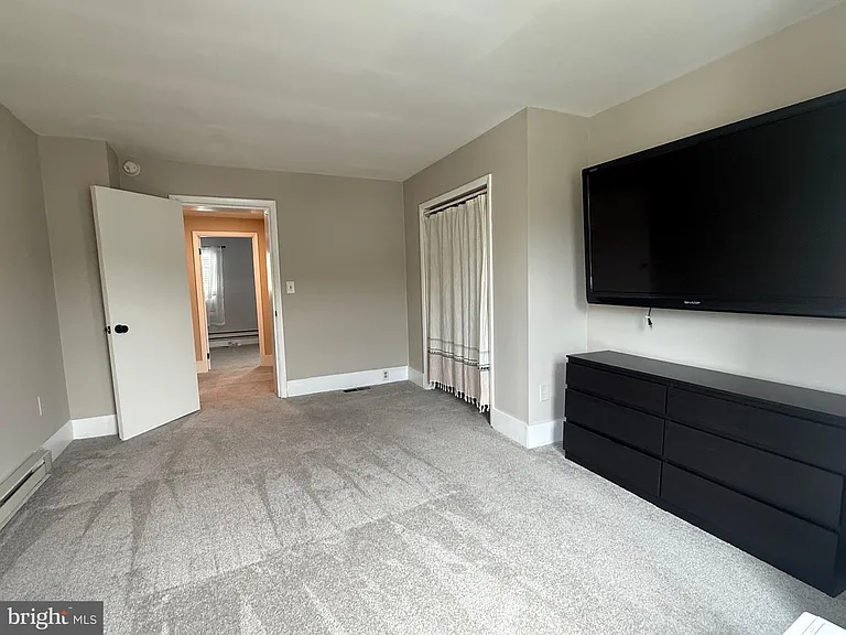 367 E Hector St — Photo 16