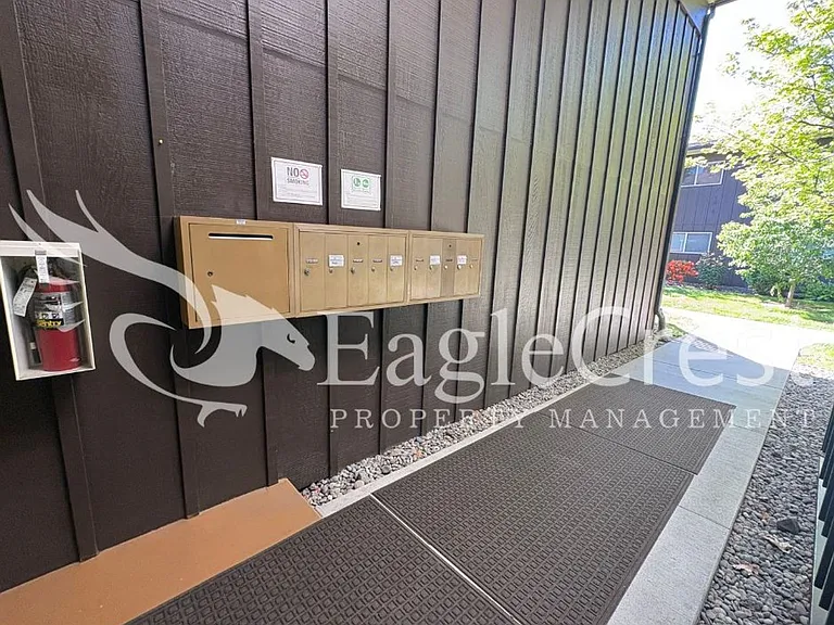 364 Catherine St #M1 — Photo 6