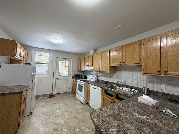 2nd image of 14 Craig St