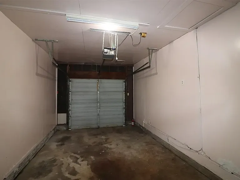 9107 Rustown Dr — Photo 23