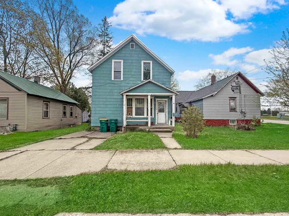 104 Lake St, Marinette, WI 54143
