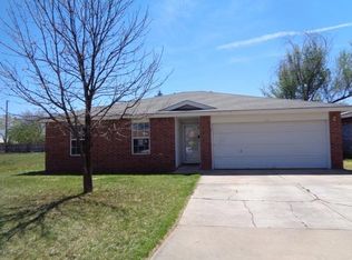 905 W 26th St, Plainview, TX 79072