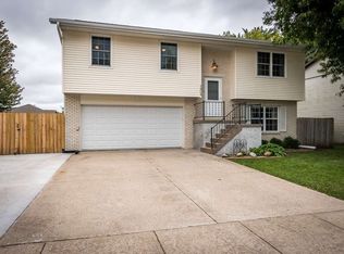 1808 Sterling Ct, Iowa City, IA 52240