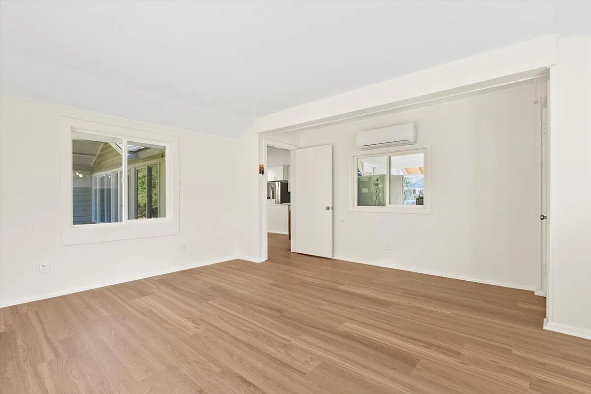 10116 Parkwood Terrace — Photo 3