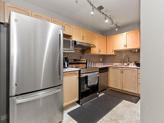 4th image of 2962 Trethewey St #210