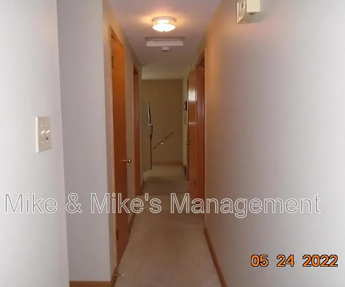 2551 S 68th St — Photo 7