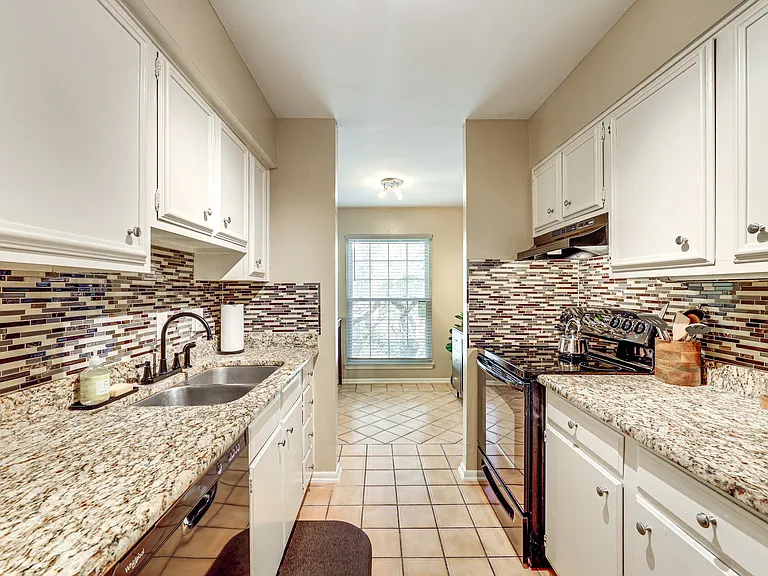 8702 Village Dr #1305 — Photo 15