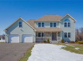 67 Ridgeview Xing, Newington, CT 06111