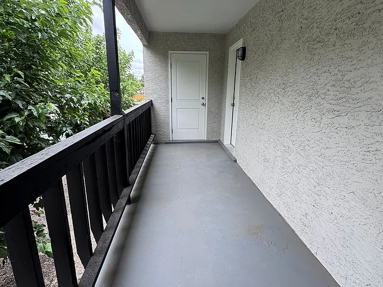 407 W Tilden St — Photo 32