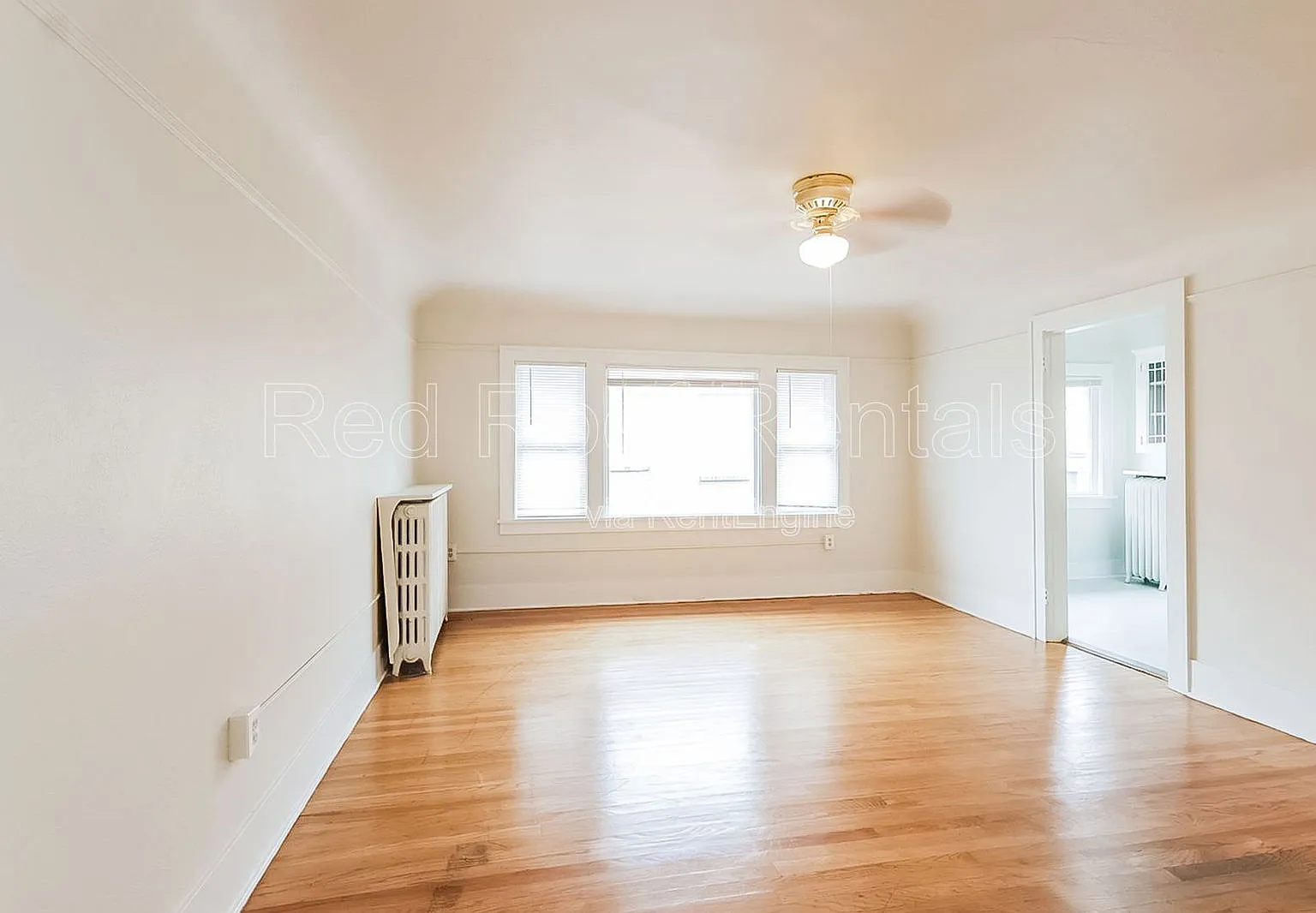 1 bed, 1.0 bath, 700 sqft, $1,300 — Photo 4