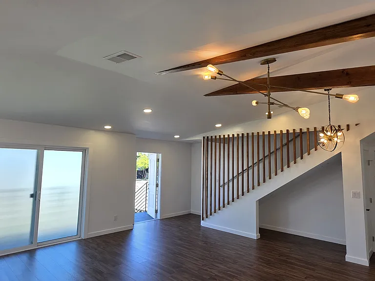 425 Daisy Ln — Photo 12