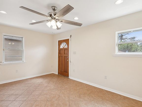 2nd image of 2114 Brutus St