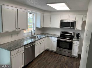 19 Chadford Ct, Middle River, MD 21220
