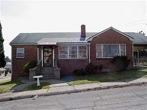 100 California Ave photo 1
