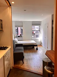 Rented by R New York