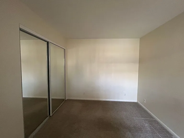 2115 Alpine Glen Pl — Photo 13