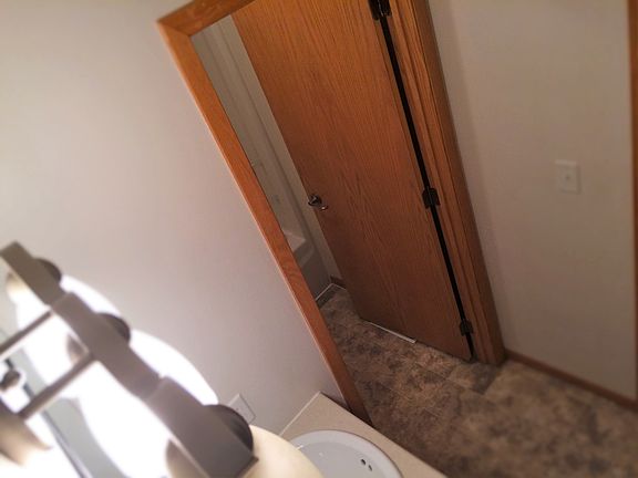 4th image of 806 37th Ave S APT 1