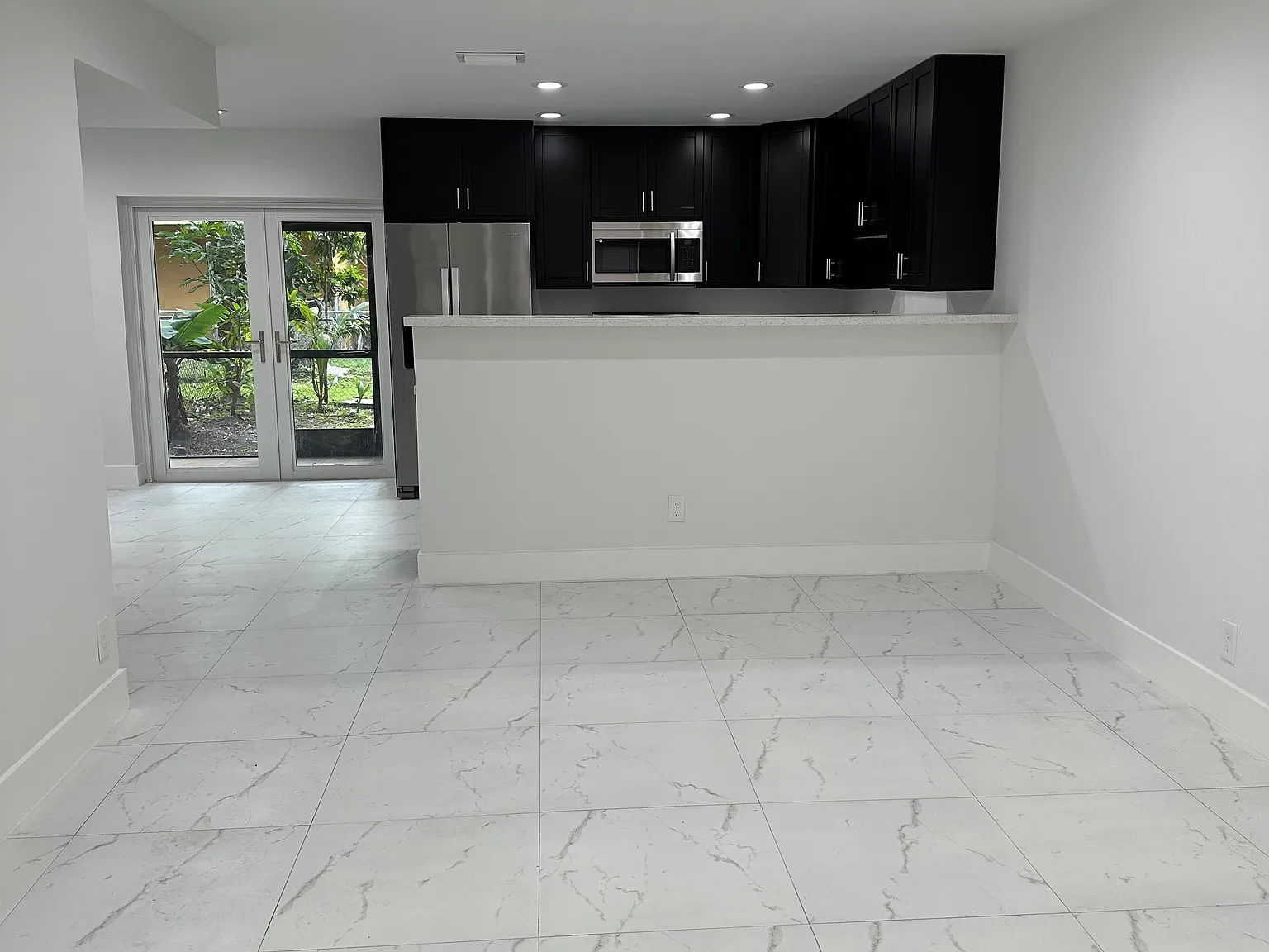 3 bed, 2.5 bath, 1276 sqft, $2,600 — Photo 4