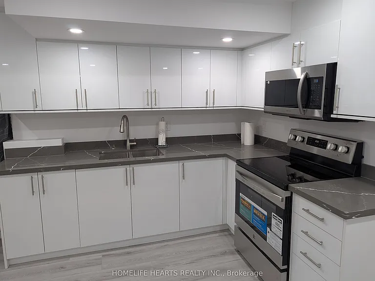 22 Exhibition Cres #BASEMENT — Photo 11