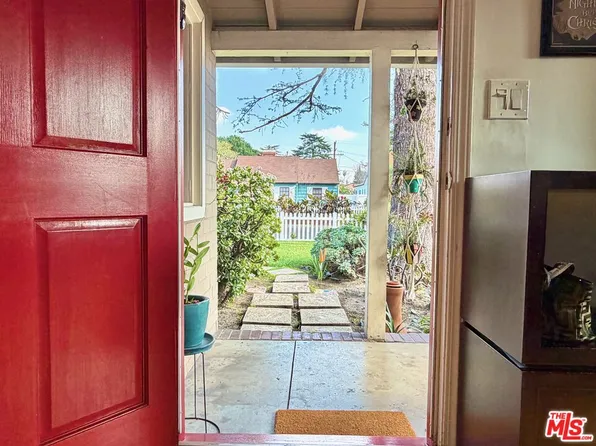 5445 Agnes Ave, Valley Village, CA 91607