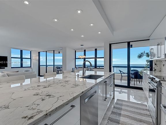 5th image of 2555 Collins Ave APT 1201