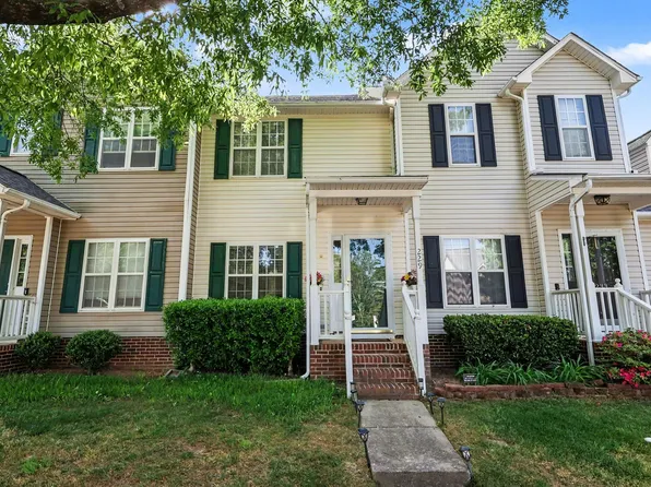 229 Commons Dr, Holly Springs, NC 27540