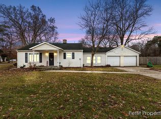 10 Fifteen Mile Rd NW, Sparta, MI 49345