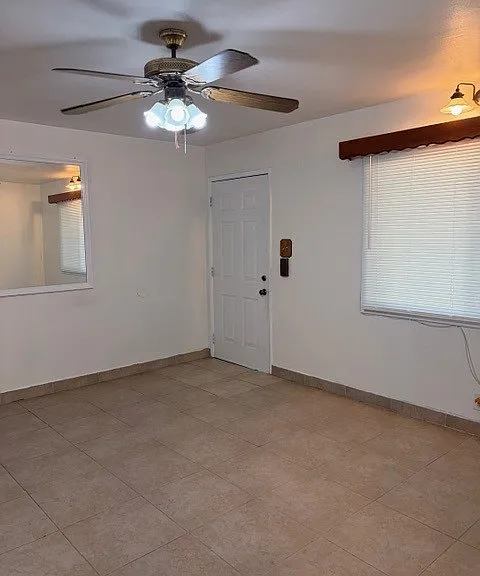 9286 Klinedale Ave — Photo 2