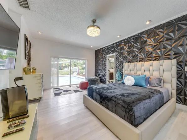 (undisclosed Address), Hollywood, FL 33023