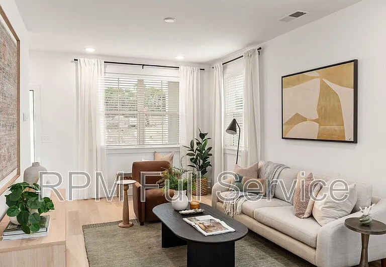 700 N Dupont Ave #228 — Photo 18