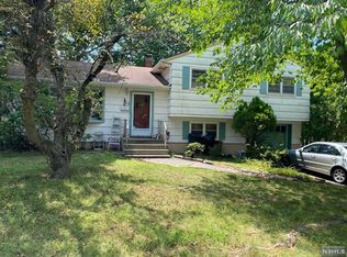 374 Ruckman Rd, Closter, NJ 07624