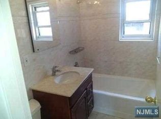 412 Passaic St APT 2A, Hackensack, NJ 07601