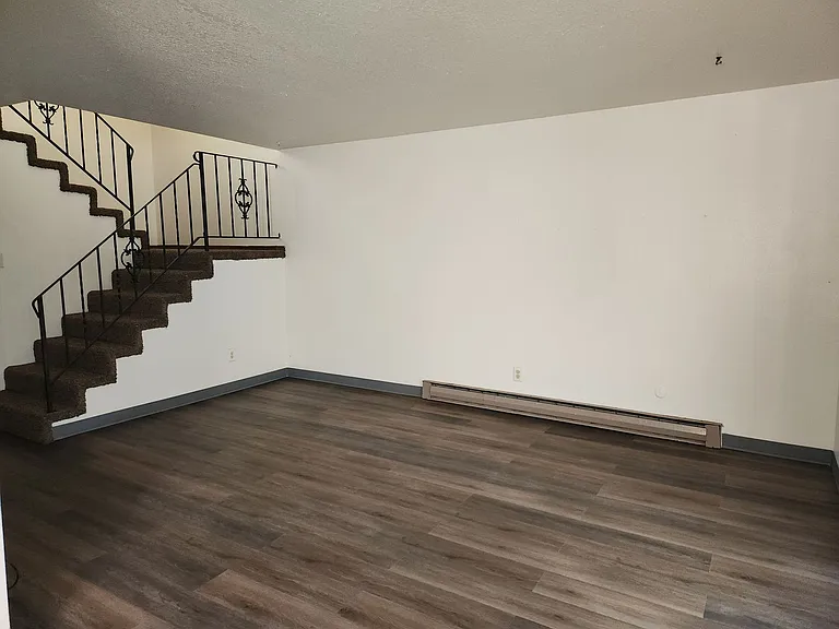 1260 Nandina St — Photo 4