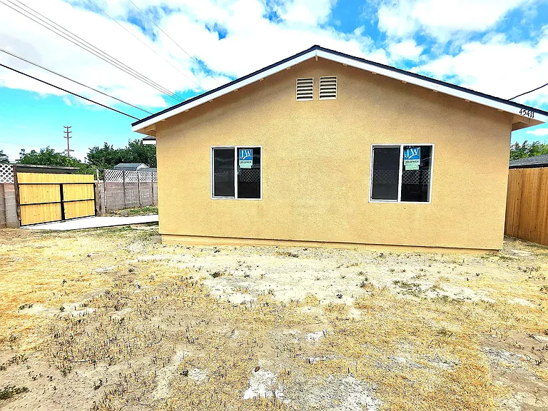 45411 Genoa Ave — Photo 9