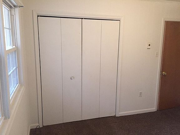 5th image of 135 Marthas Ln