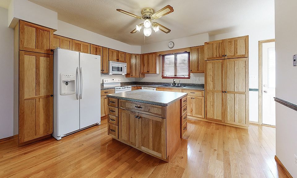 1st image of 3304 Chalet Ct