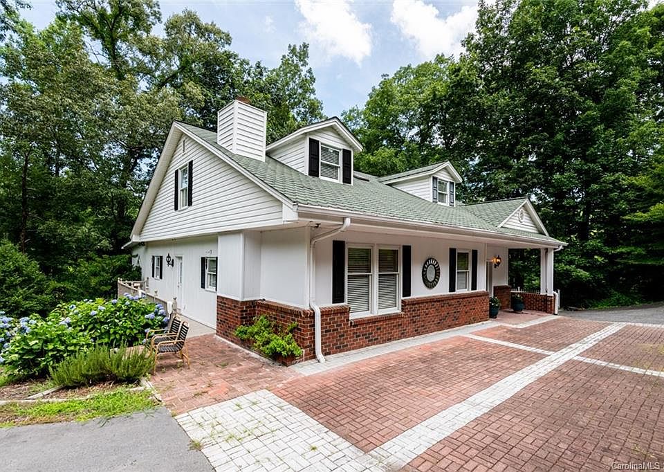1st image of 121 Laurel Hills Dr