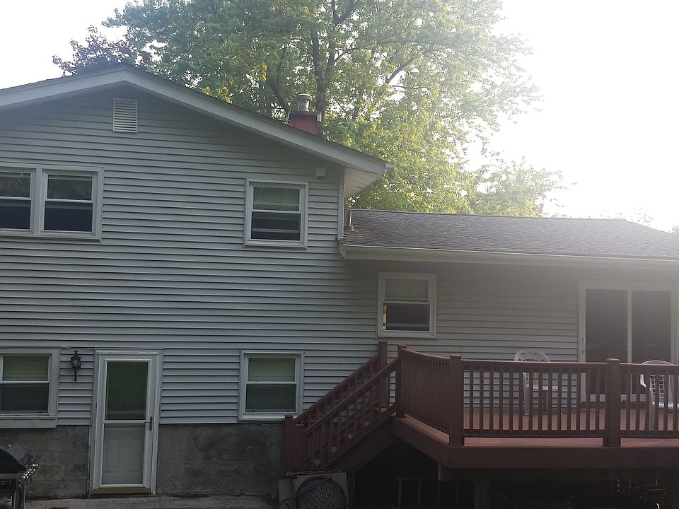2nd image of 19 Merriewold Ln S