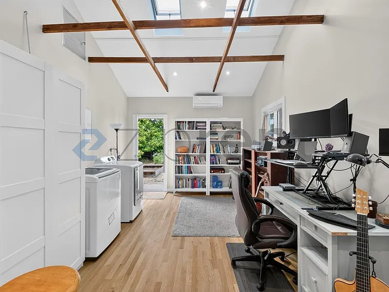 2039 Montecito Ave — Photo 39