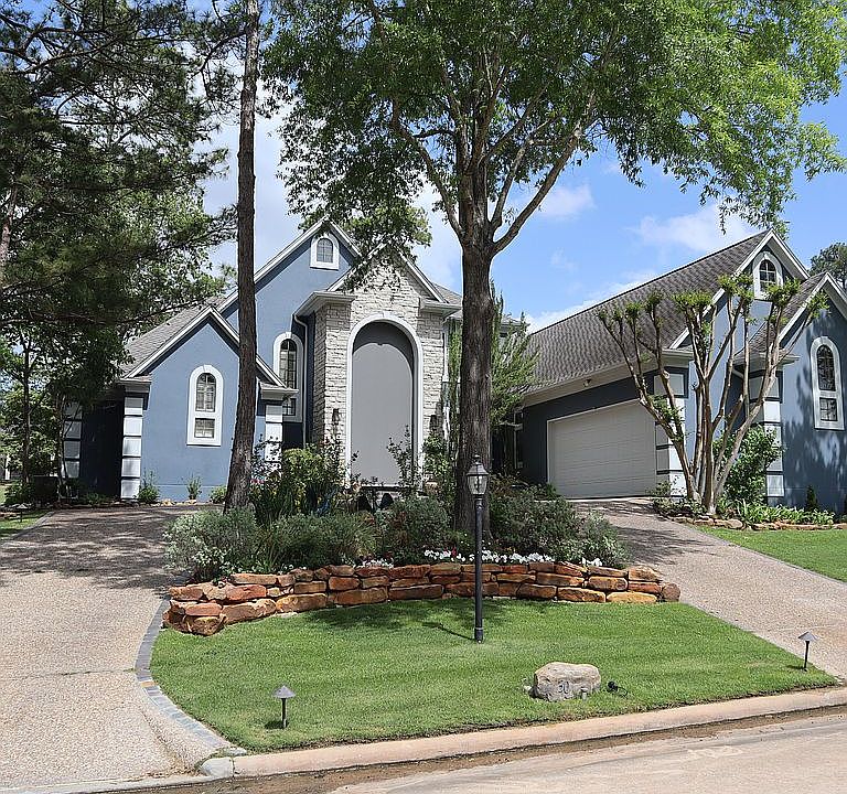 1st image of 30 Broad Cove Dr