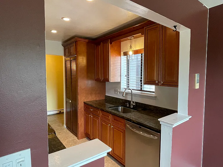 13 Skyline Dr #12 — Photo 3