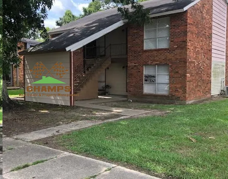 114 N Marigny Cir #B — Photo 1
