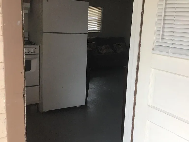 9317 Monmouth Ave #D — Photo 8