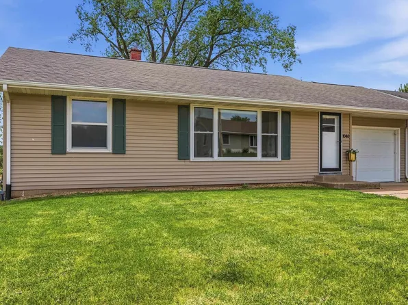 1040 Clara Ct, Dubuque, IA 52001