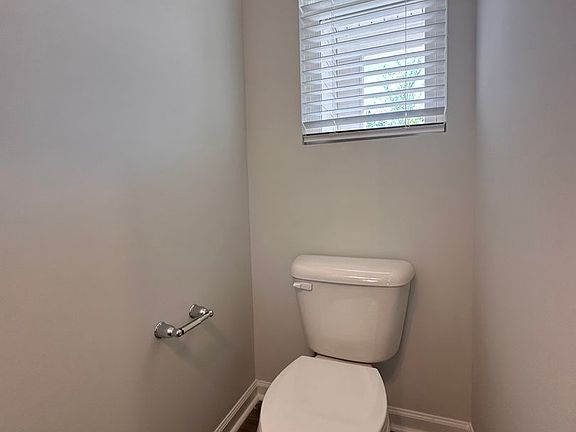4th image of 5927 Woodlawn Dr