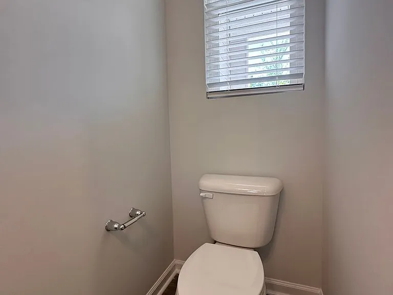 5927 Woodlawn Dr — Photo 4